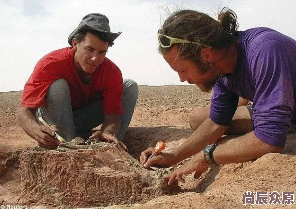 张开腿让我进去洞穴探险队深入地下发现奇异生物化石