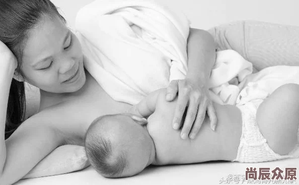 一边亲一面膜下奶18禁母乳喂养指导视频更新至第五集