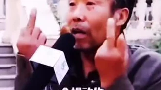 两个男生做酿酿酱酱的小视频为何备受关注大概是由于它触及了人们对于爱情和性向的思考